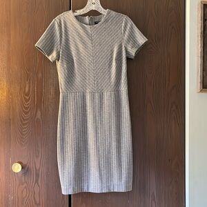 Banana Republic basic gray with white stripped dress with short sleeves. Size 2.